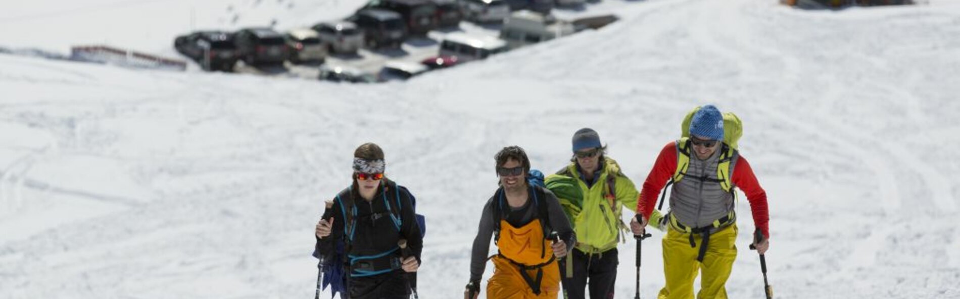 4 Skibergsteiger*innen am Weg zur Lamsenspitze