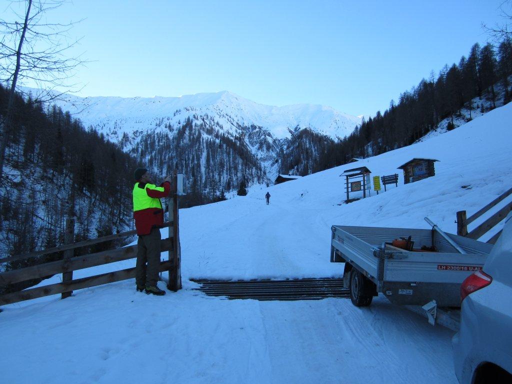 Attachment avalanche beacon checkpoint