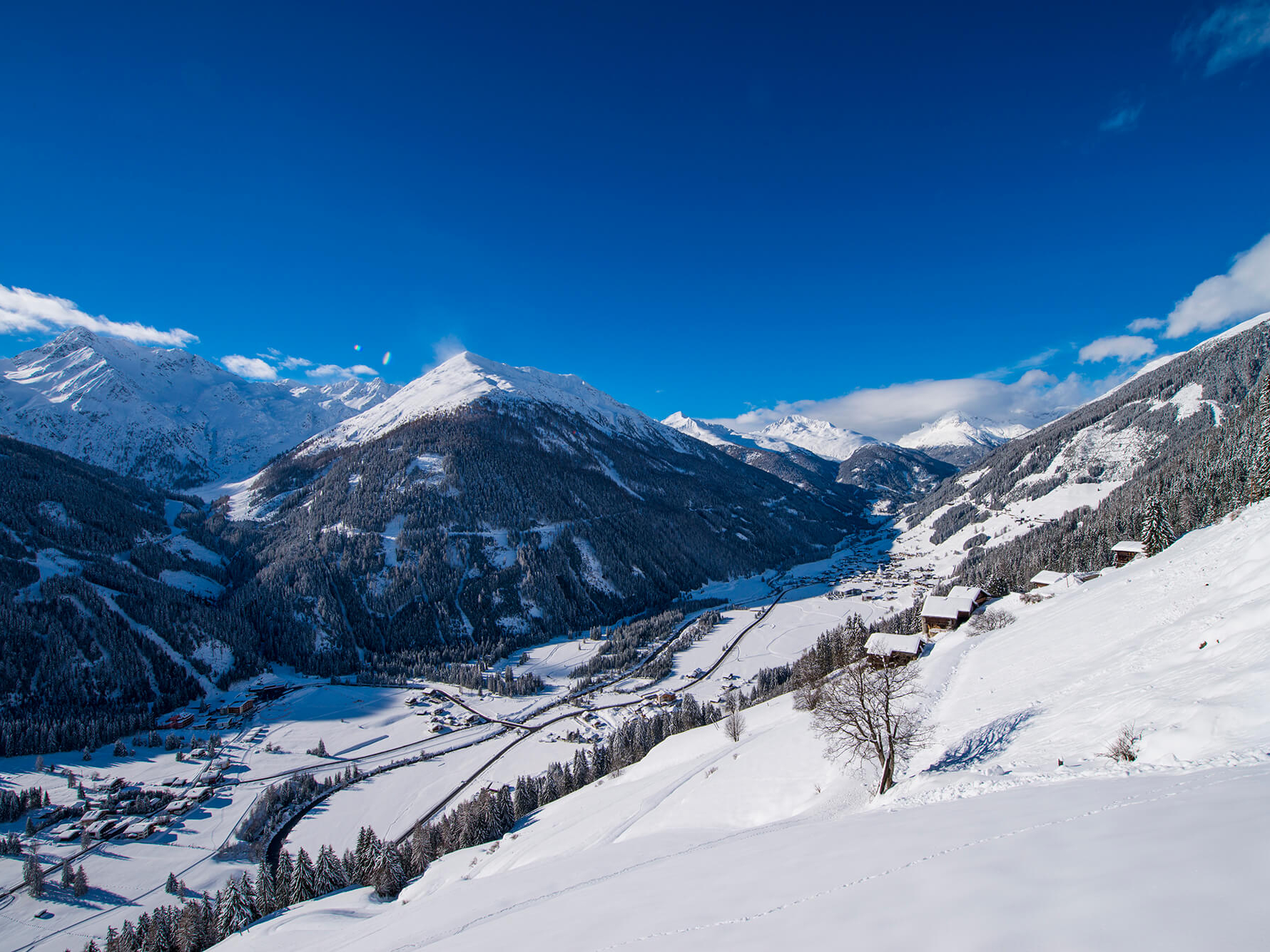 Winter aerial view of the Defereggen valley. © TVB Osttirol, C. Blaha